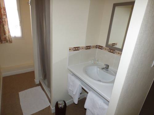Imagen de la habitación del Hotel H&ocirc;tel La Pocati&egrave;re, COUTANCES. Foto 7