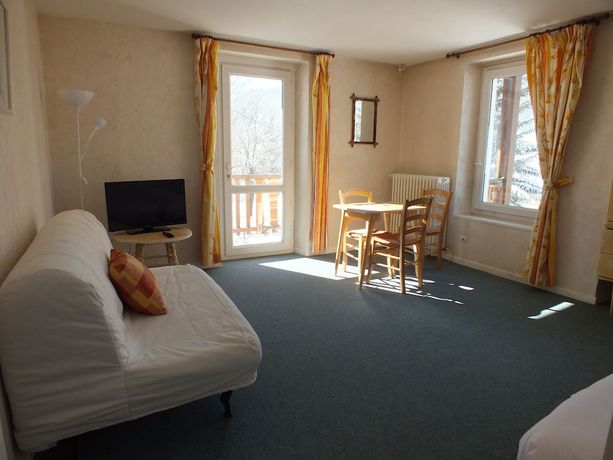 Imagen de la habitación del Hotel H&ocirc;tel La Prairie. Foto 7