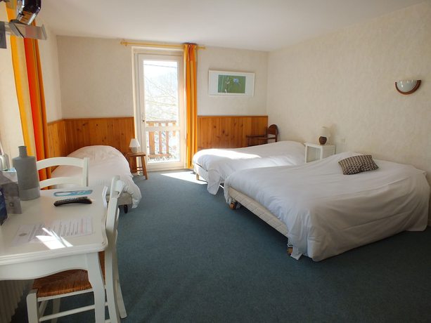 Imagen de la habitación del Hotel H&ocirc;tel La Prairie. Foto 8