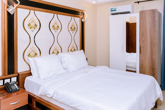 Imagen de la habitación del Hotel H&ocirc;tel La Principaut&eacute; Douala Bonapriso. Foto 10