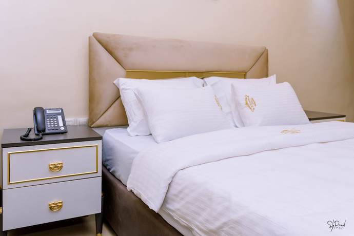 Imagen de la habitación del Hotel H&ocirc;tel La Principaut&eacute; Douala Bonapriso. Foto 14