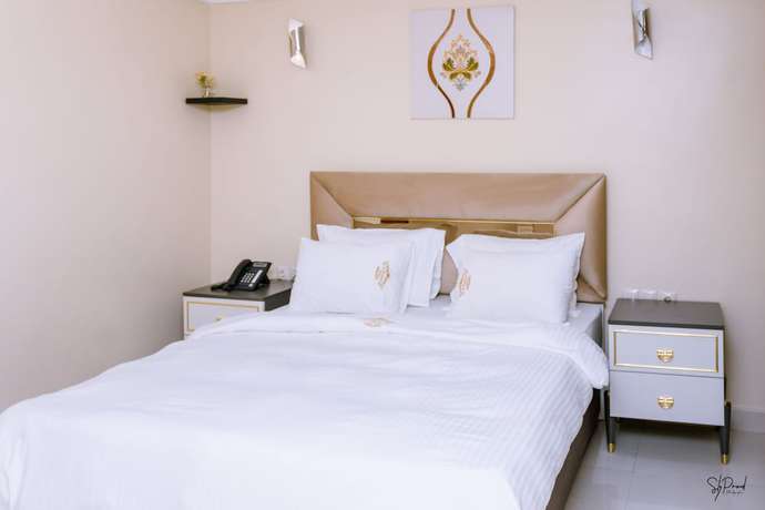 Imagen de la habitación del Hotel H&ocirc;tel La Principaut&eacute; Douala Bonapriso. Foto 15