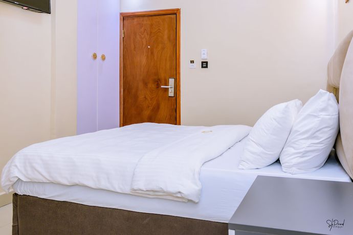 Imagen de la habitación del Hotel H&ocirc;tel La Principaut&eacute; Douala Bonapriso. Foto 18