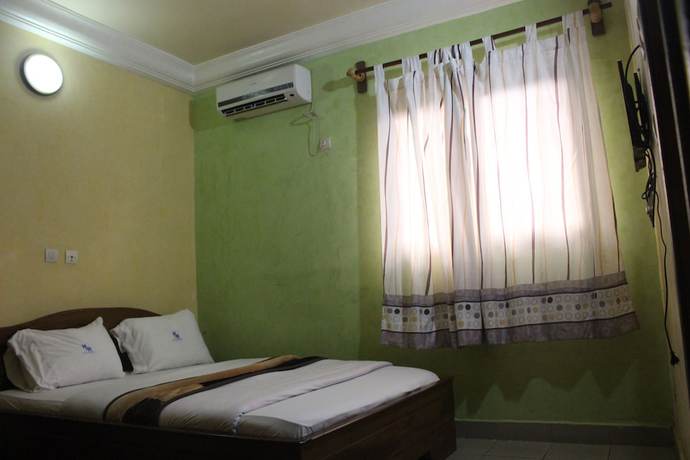 Imagen de la habitación del Hotel H&ocirc;tel La Renardi&egrave;re. Foto 4