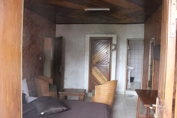 Imagen de la habitación del Hotel H&ocirc;tel La Renardi&egrave;re. Foto 9