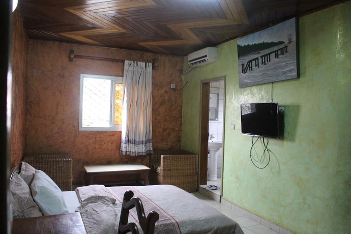 Imagen de la habitación del Hotel H&ocirc;tel La Renardi&egrave;re. Foto 11