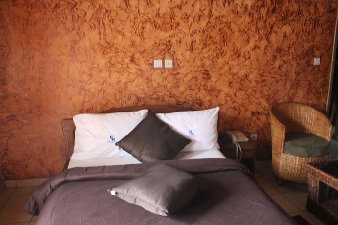 Imagen de la habitación del Hotel H&ocirc;tel La Renardi&egrave;re. Foto 15