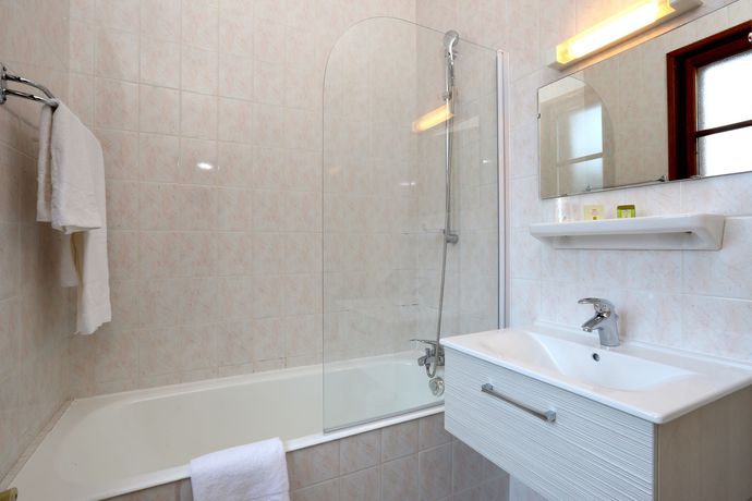 Imagen de los interiores del Hotel H&ocirc;tel La Terrasse Fleurie. Foto 16