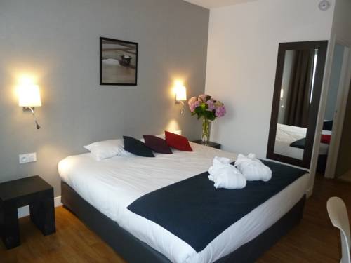 Imagen de la habitación del Hotel H&ocirc;tel La Villa En L'&icirc;le. Foto 10