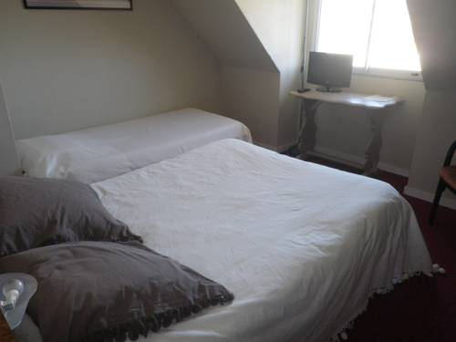 Imagen de la habitación del Hotel H&ocirc;tel La Voile Bleue. Foto 10