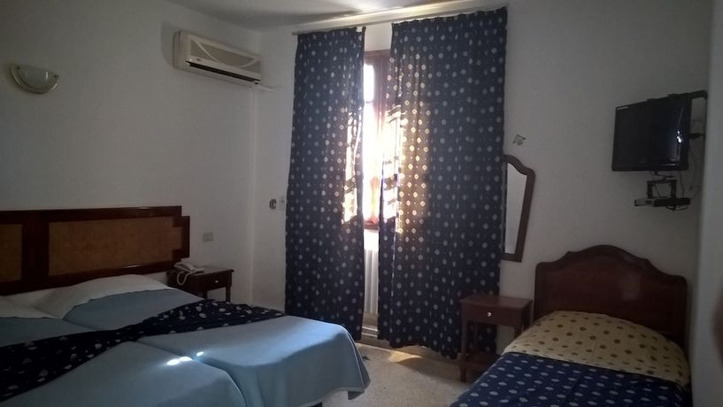 Imagen de la habitación del Hotel Hôtel L´Excellence. Foto 7