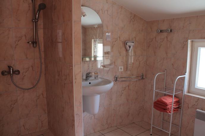 Imagen de la habitación del Hotel Hôtel Ladagnous. Foto 4