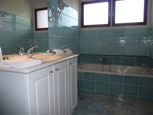 Imagen de la habitación del Hotel H&ocirc;tel L'adrech De Lagas. Foto 6