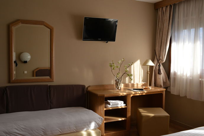 Imagen de la habitación del Hotel H&ocirc;tel Le Bargy. Foto 6