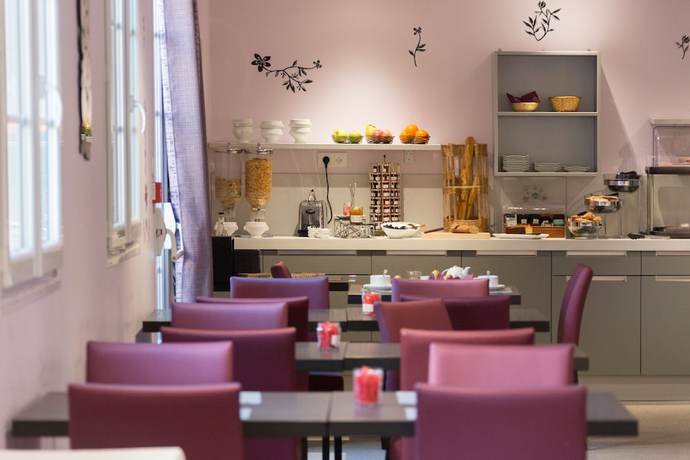Imagen del bar/restaurante del Hotel H&ocirc;tel Le Beaulieu, BEAULIEU-SUR-DORDOGNE. Foto 4
