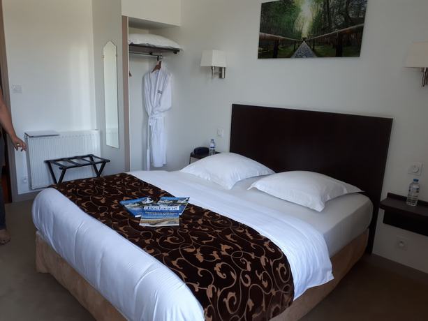 Imagen de la habitación del Hotel H&ocirc;tel Le Bellevue, L'Enclos. Foto 5