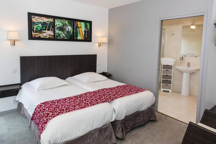 Imagen de la habitación del Hotel H&ocirc;tel Le Bellevue, L'Enclos. Foto 9
