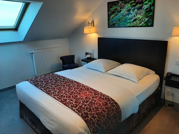 Imagen de la habitación del Hotel H&ocirc;tel Le Bellevue, L'Enclos. Foto 10