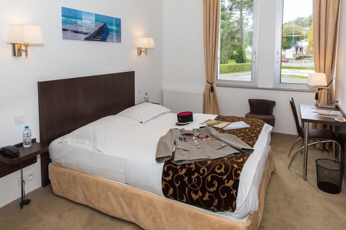 Imagen de la habitación del Hotel H&ocirc;tel Le Bellevue, L'Enclos. Foto 16