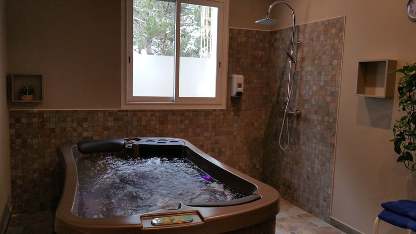 Imagen de la piscina del Hotel Hôtel Le Belvédère. Foto 18