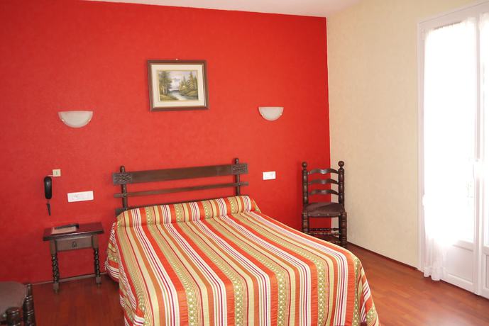 Imagen de la habitación del Hotel Hôtel Le Belvédère. Foto 9