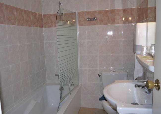 Imagen de la habitación del Hotel Hôtel Le Belvédère. Foto 13