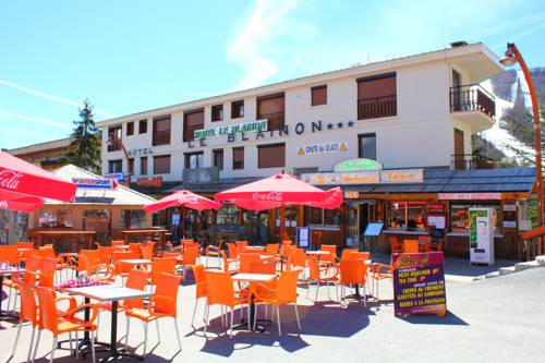 Imagen de la habitación del Hotel H&ocirc;tel Le Blainon. Foto 2