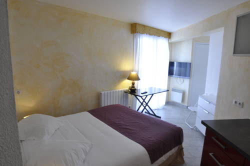 Imagen de la habitación del Hotel H&ocirc;tel Le Blainon. Foto 16