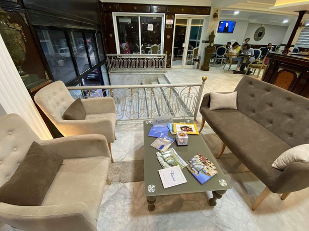 Imagen de los interiores del Hotel Hôtel Le Calife. Foto 15