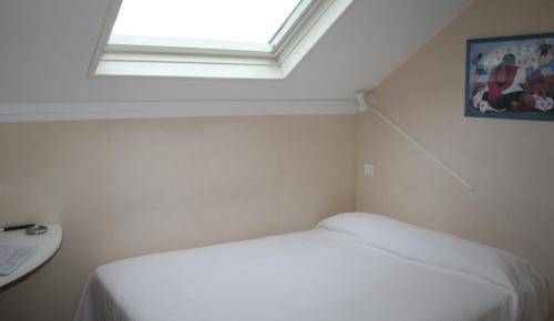 Imagen de la habitación del Hotel H&ocirc;tel Le Canter. Foto 7