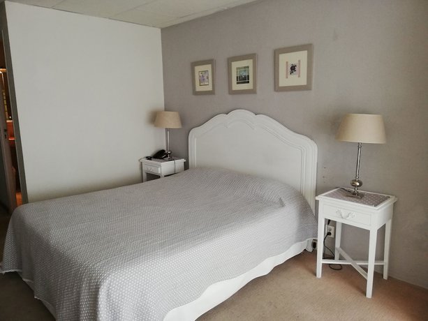 Imagen de la habitación del Hotel H&ocirc;tel Le Castellan. Foto 3
