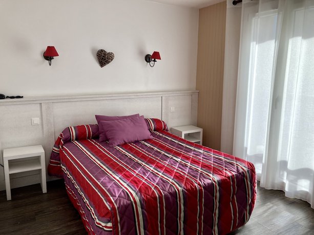 Imagen de la habitación del Hotel H&ocirc;tel Le Catinat Fleuri. Foto 10