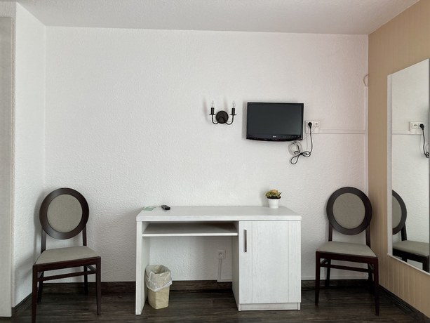 Imagen de la habitación del Hotel H&ocirc;tel Le Catinat Fleuri. Foto 12