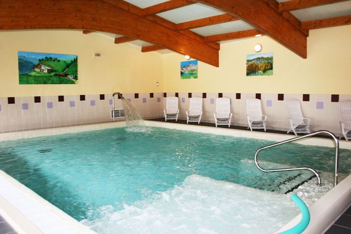 Imagen de la piscina del Hotel H&ocirc;tel Le Catinat Fleuri. Foto 20