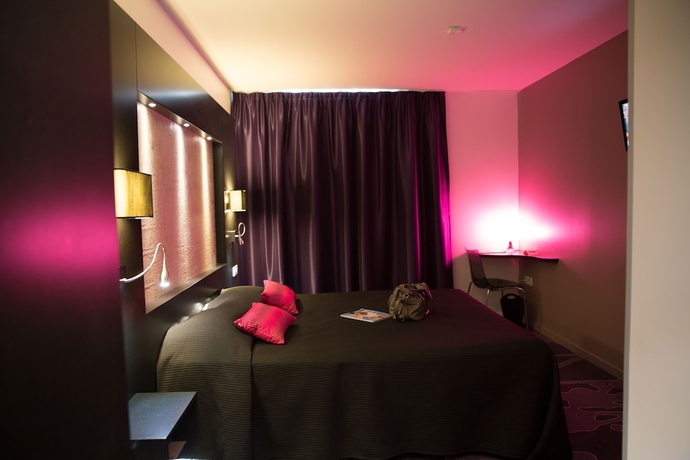 Imagen de la habitación del Hotel H&ocirc;tel Le Ce&iuml;tya. Foto 5