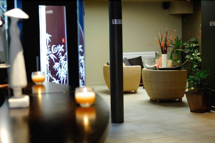 Imagen de los interiores del Hotel H&ocirc;tel Le Ce&iuml;tya. Foto 13