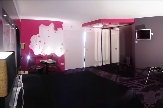 Imagen de la habitación del Hotel H&ocirc;tel Le Ce&iuml;tya. Foto 9