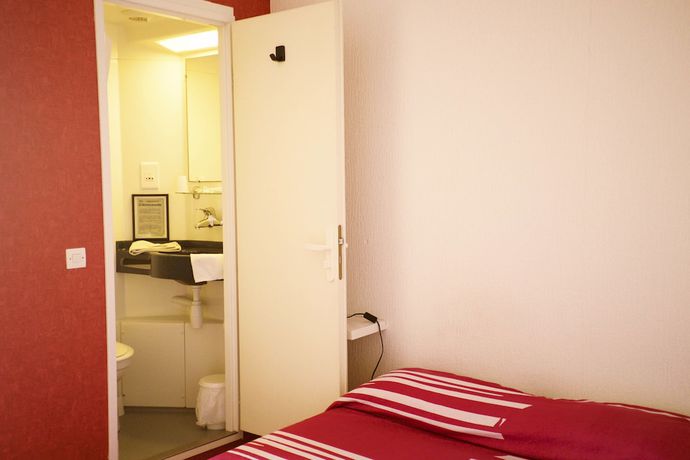 Imagen de la habitación del Hotel H&ocirc;tel Le Centre. Foto 7