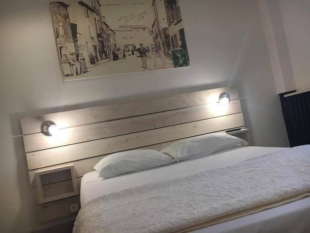 Imagen de la habitación del Hotel H&ocirc;tel Le Centre. Foto 10
