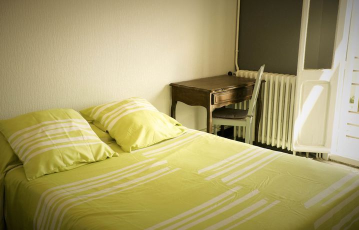 Imagen de la habitación del Hotel H&ocirc;tel Le Centre. Foto 12