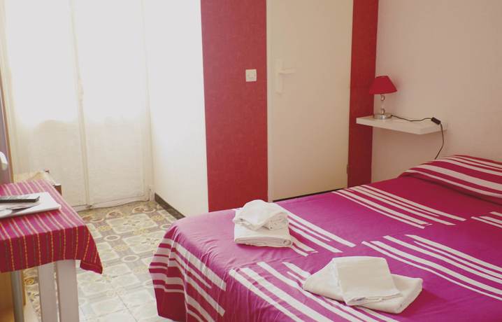 Imagen de la habitación del Hotel H&ocirc;tel Le Centre. Foto 13