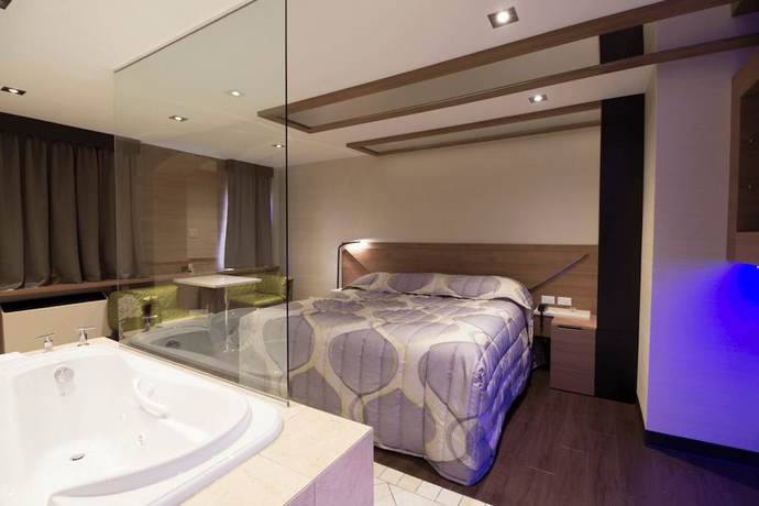 Imagen de la habitación del Hotel H&ocirc;tel Le Chablis. Foto 4