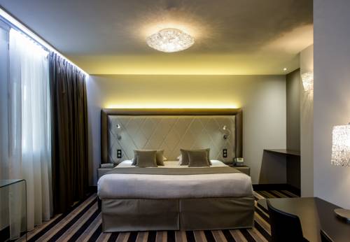 Imagen de la habitación del Hotel H&ocirc;tel Le Ch&acirc;teaubriant. Foto 3