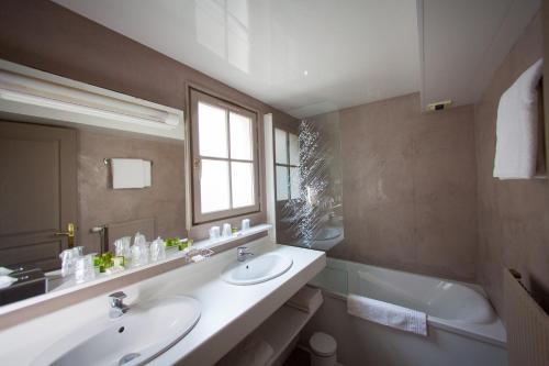Imagen general del Hotel H&ocirc;tel Le Cheval Blanc, Langres. Foto 3