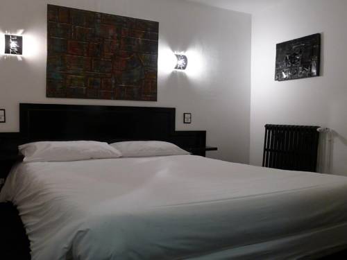 Imagen de la habitación del Hotel H&ocirc;tel Le Coin Des Halles. Foto 7