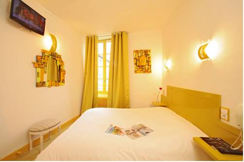 Imagen de la habitación del Hotel H&ocirc;tel Le Coin Des Halles. Foto 9
