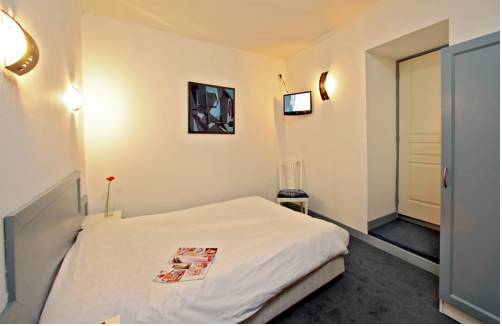 Imagen de la habitación del Hotel H&ocirc;tel Le Coin Des Halles. Foto 10