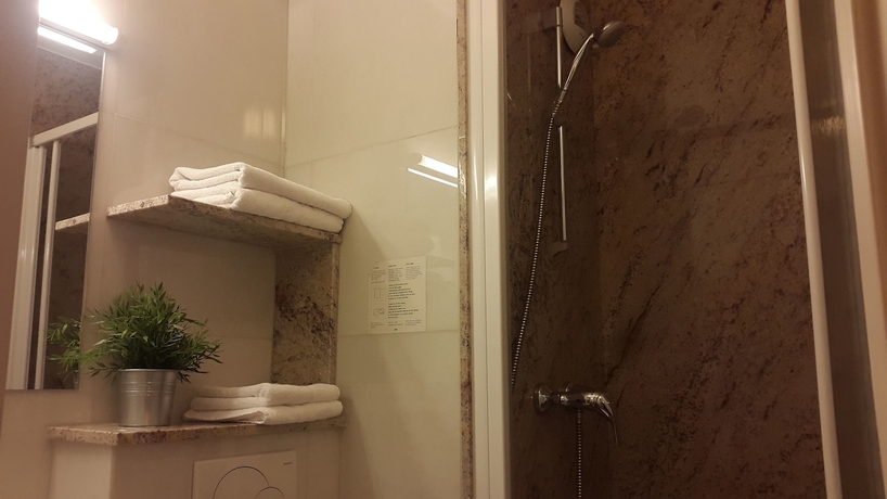 Imagen de la habitación del Hotel Hôtel Le Collier. Foto 13