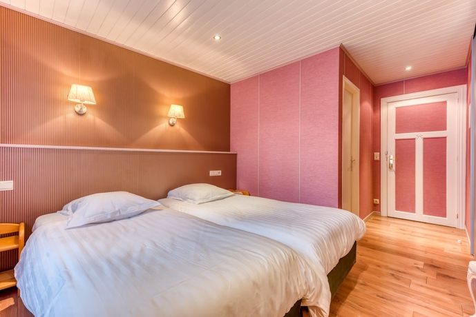 Imagen de la habitación del Hotel H&ocirc;tel Le Cor de Chasse. Foto 2