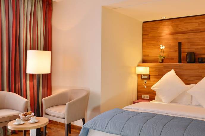 Imagen de la habitación del Hotel Hôtel Le Cristal. Foto 7